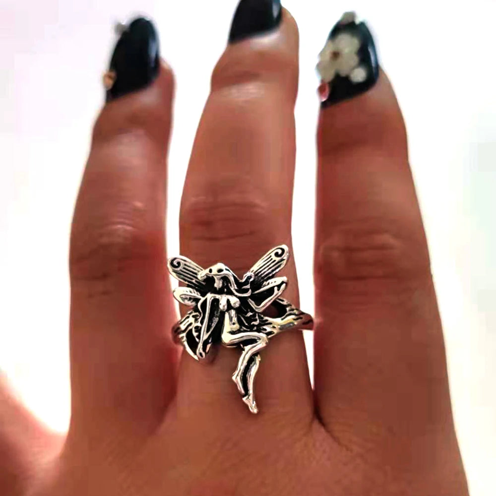 hzew 1pcs Resizable Death Head Skull Butterfly Moth Ring Creativity Gift For Women Men