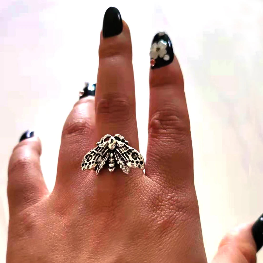 hzew 1pcs Resizable Death Head Skull Butterfly Moth Ring Creativity Gift For Women Men