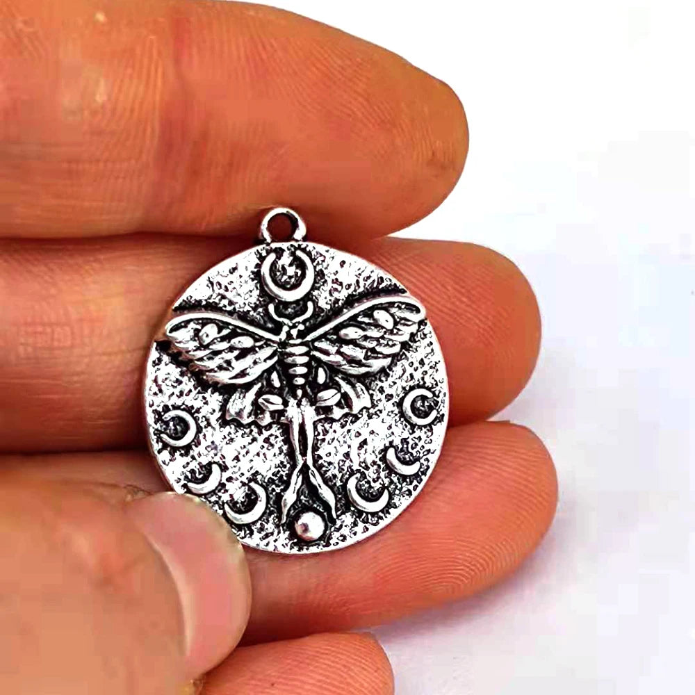 hzew 5 pcs new accessories Animal moth skull head moth pendant for women man Accessories