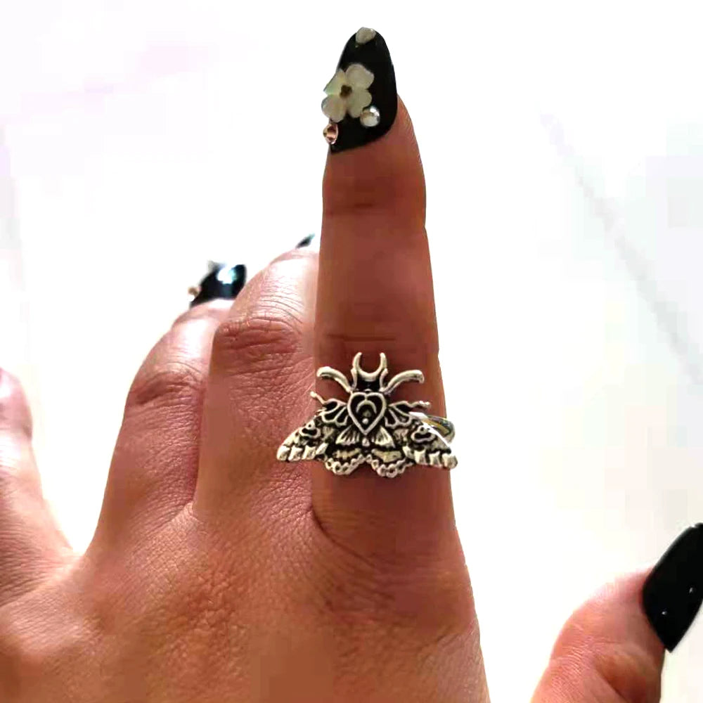 hzew 1pcs Resizable Death Head Skull Butterfly Moth Ring Creativity Gift For Women Men