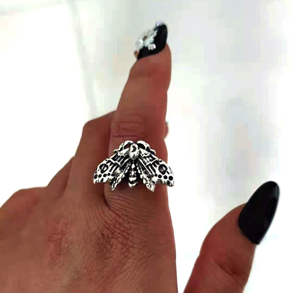 hzew 1pcs Resizable Death Head Skull Butterfly Moth Ring Creativity Gift For Women Men
