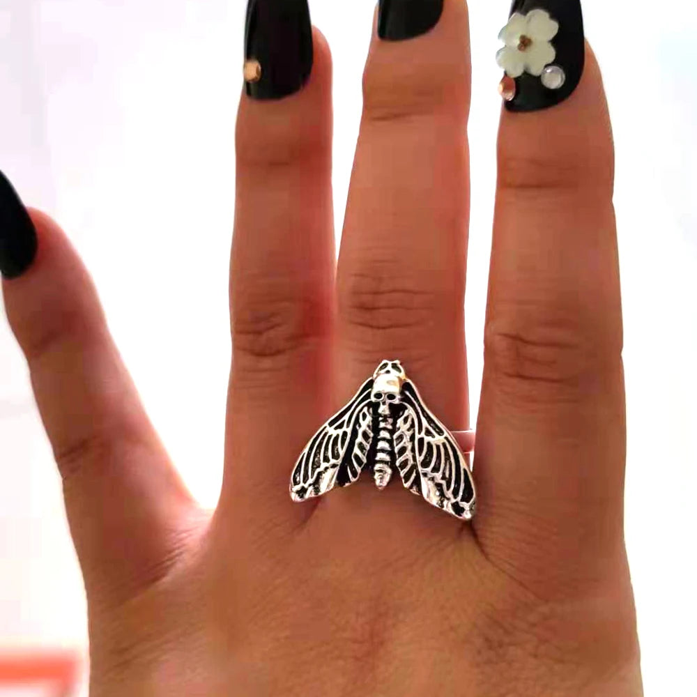 hzew 1pcs Resizable Death Head Skull Butterfly Moth Ring Creativity Gift For Women Men