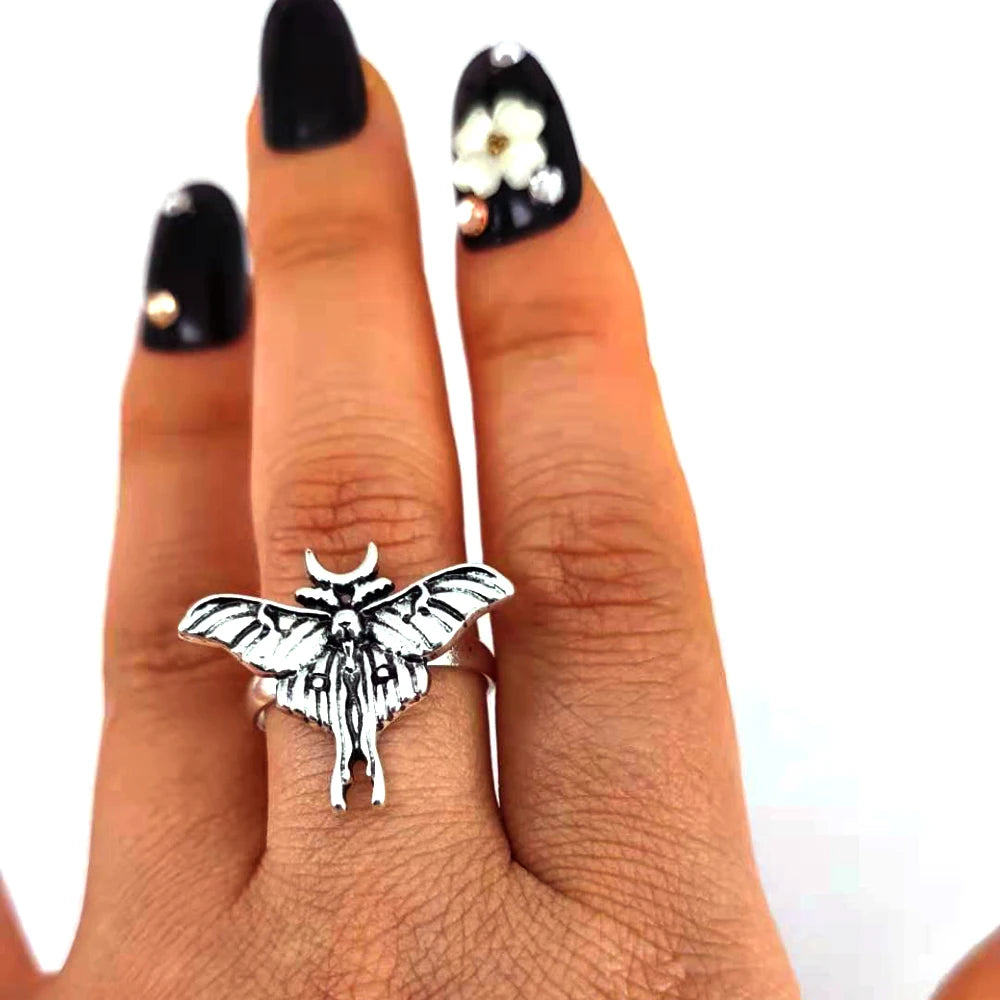 hzew 1pcs Resizable Death Head Skull Butterfly Moth Ring Creativity Gift For Women Men