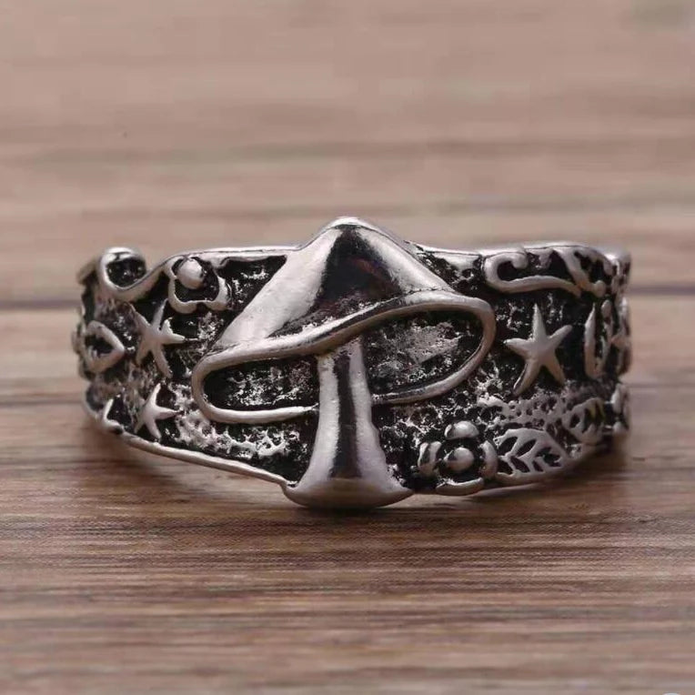 hzew 1pcs Resizable Death Head Skull Butterfly Moth Ring Creativity Gift For Women Men