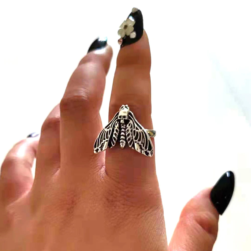 hzew 1pcs Resizable Death Head Skull Butterfly Moth Ring Creativity Gift For Women Men