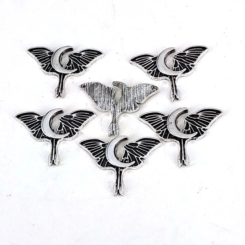 hzew 5 pcs new accessories Animal moth skull head moth pendant for women man Accessories