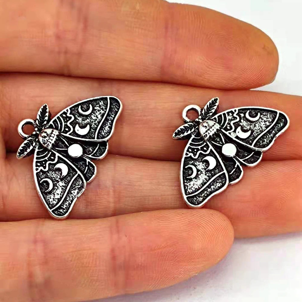 hzew 5 pcs new accessories Animal moth skull head moth pendant for women man Accessories