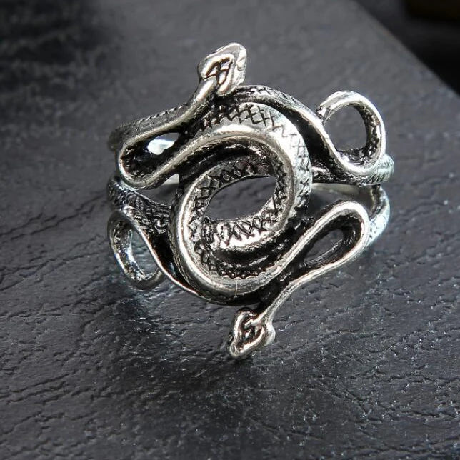 hzew 1pcs Resizable Death Head Skull Butterfly Moth Ring Creativity Gift For Women Men