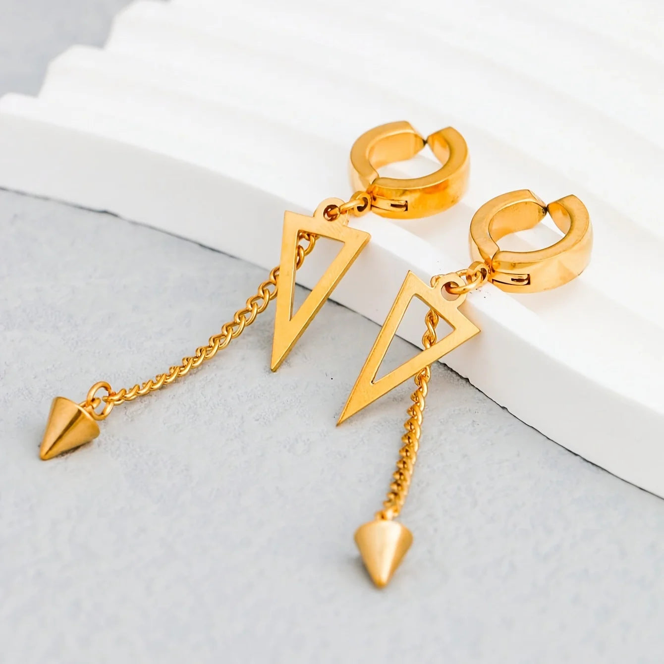 1pc Stylish Punk Unique Design Stainless Steel Geometric Triangle Chain Cone Ear Clips Non-Piercing Earrings for Men Women