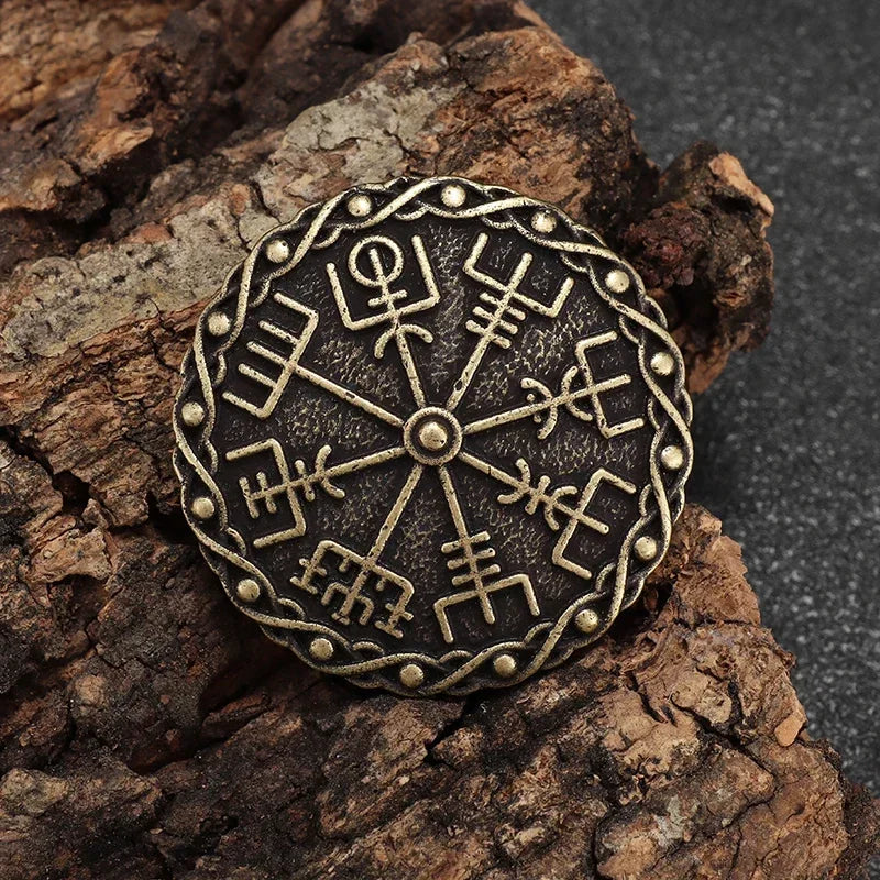 Vintage Gothic Death Skull Moth Brooch for Men Clothing Pin Fashion Hip Hop Rock Accessory Gift