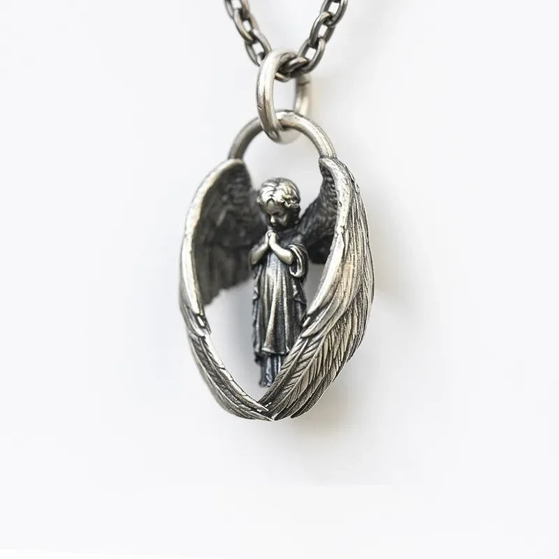 Fashionable and Sexy Female Baseball Player Statue Pendant Necklace Men and Women Hip-Hop Trend Jewelry Couple Gifts