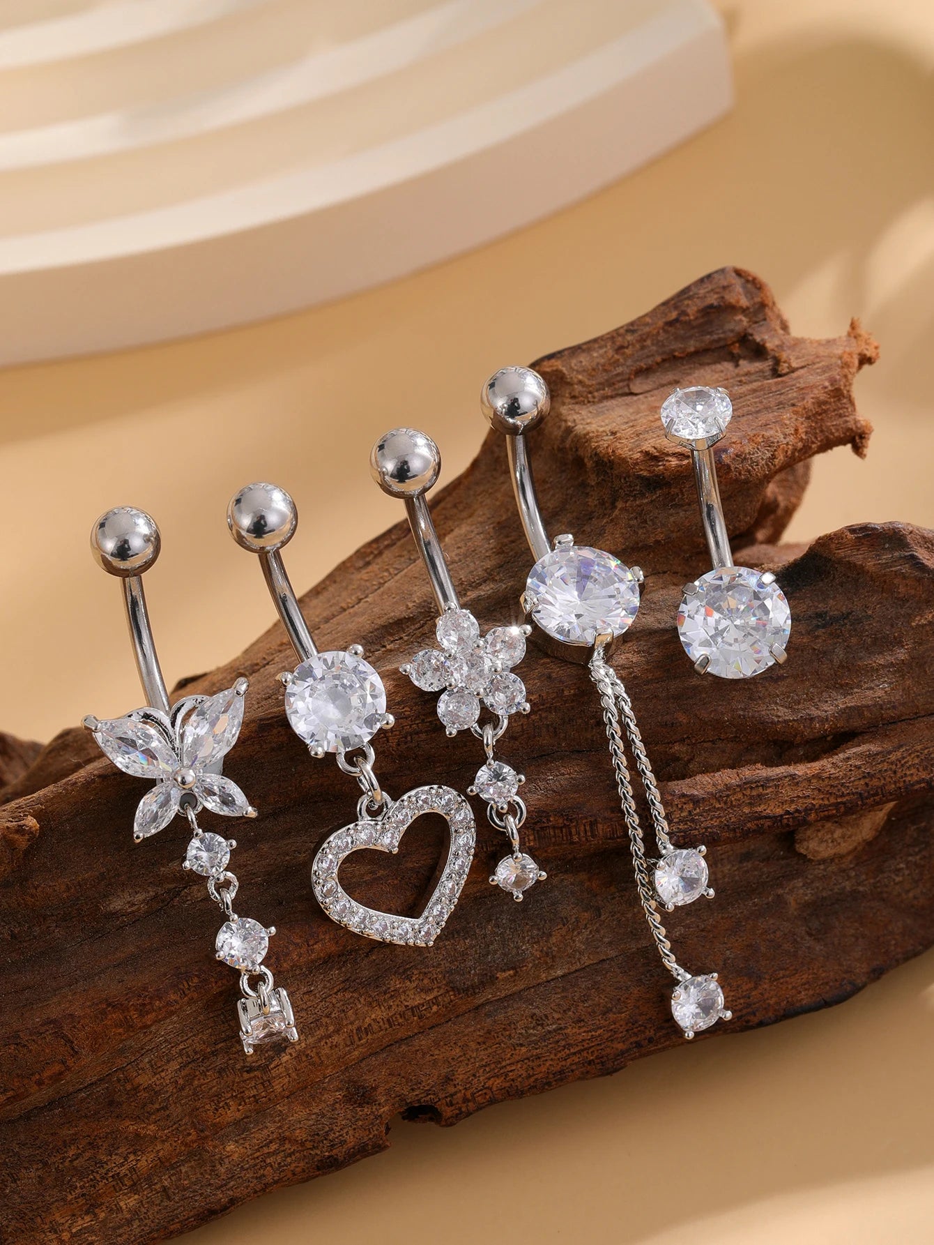 5pcs/lot Dangled Belly Button Rings Belly Piercing Sets 14G Butterfly Heart Curved Navel Piercing for Women Girls Body Jewelry