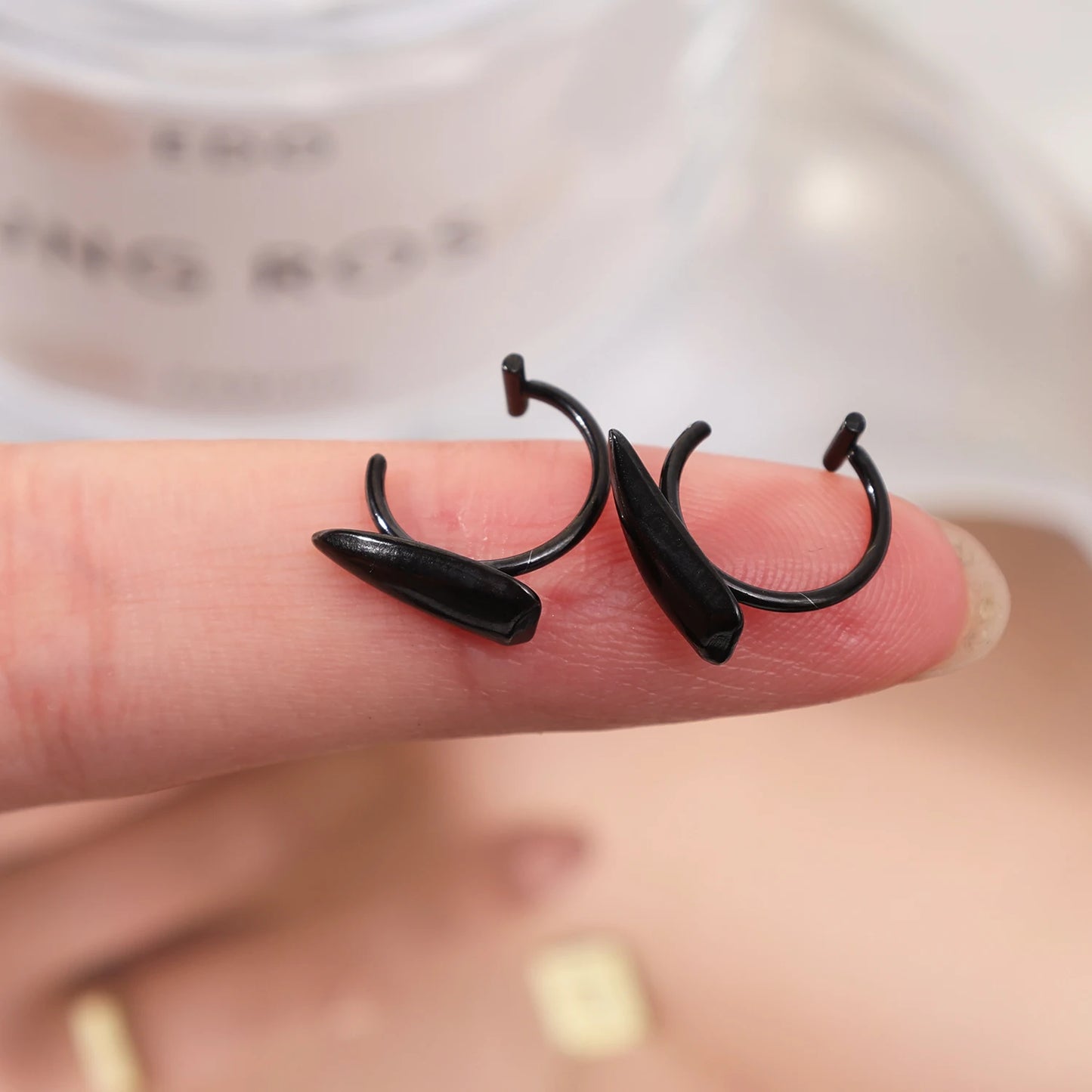 1pair Stainless Steel Personalised Sharp Teeth Fake Piercing Lip Ring Punk Exaggerated Jewelry for Women Gothic Body Jewelry
