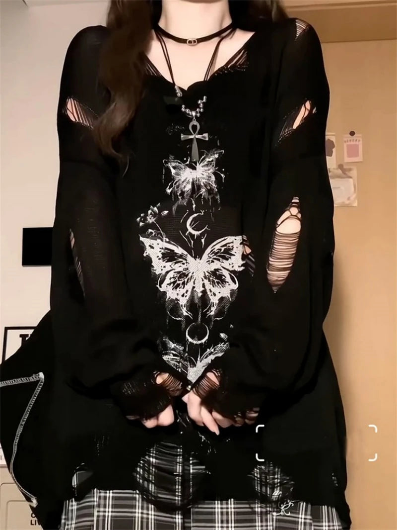 Women's Black Gothic Graffiti Print T-shirt Harajuku Korean Y2k 90s Vintage Long Sleeve Emo Torn T-shirts Clothes 2000s Summer