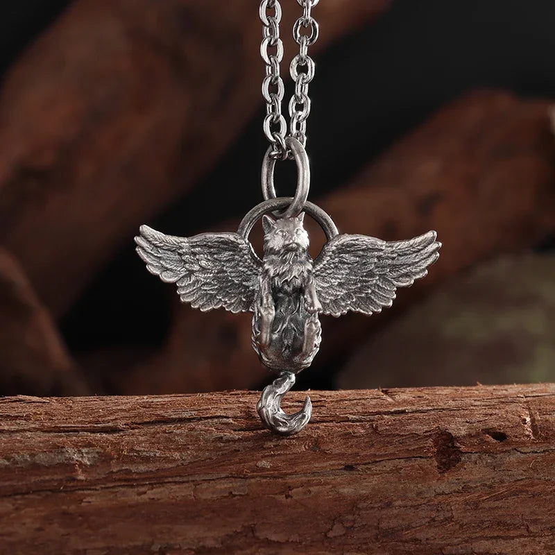 Fashionable and Sexy Female Baseball Player Statue Pendant Necklace Men and Women Hip-Hop Trend Jewelry Couple Gifts