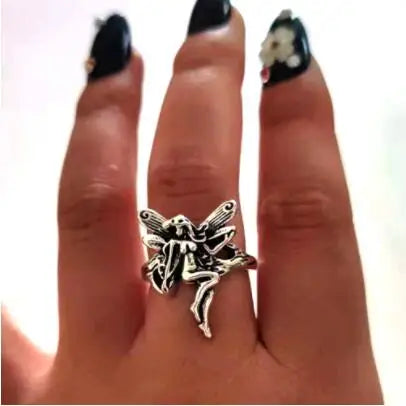 hzew 1pcs Resizable Death Head Skull Butterfly Moth Ring Creativity Gift For Women Men