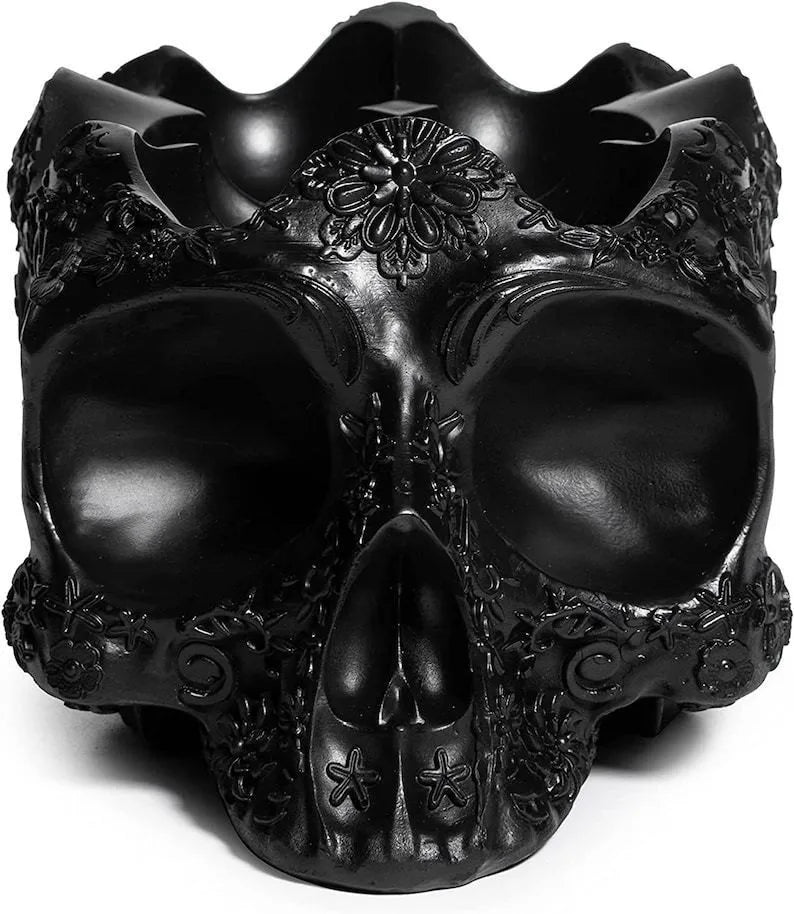 Gothic Halloween black skull storage rack. Resin craft egg storage rack. Skull rack. Resin ornaments. Home decoration