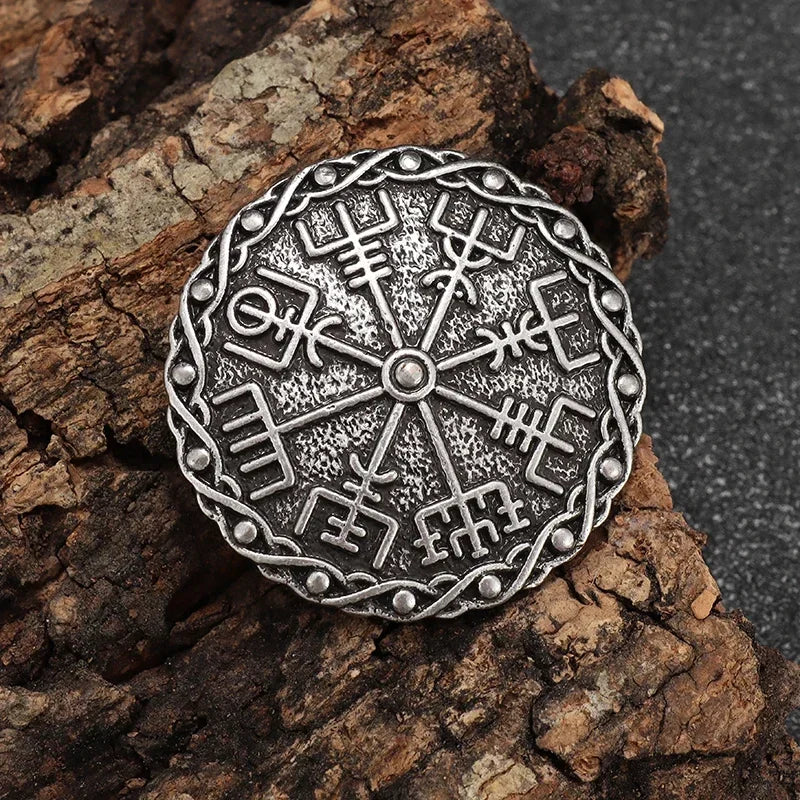 Vintage Gothic Death Skull Moth Brooch for Men Clothing Pin Fashion Hip Hop Rock Accessory Gift