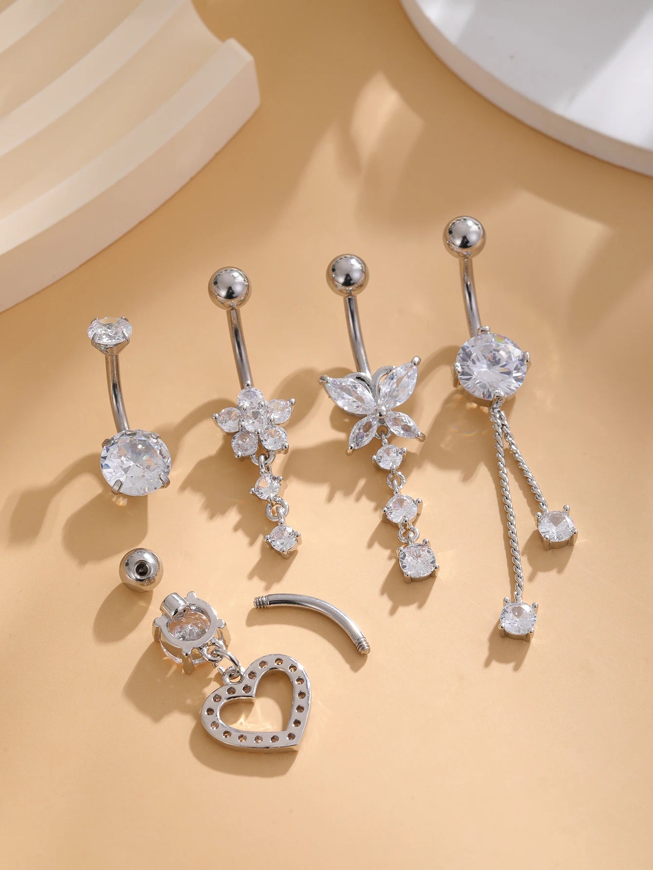 5pcs/lot Dangled Belly Button Rings Belly Piercing Sets 14G Butterfly Heart Curved Navel Piercing for Women Girls Body Jewelry