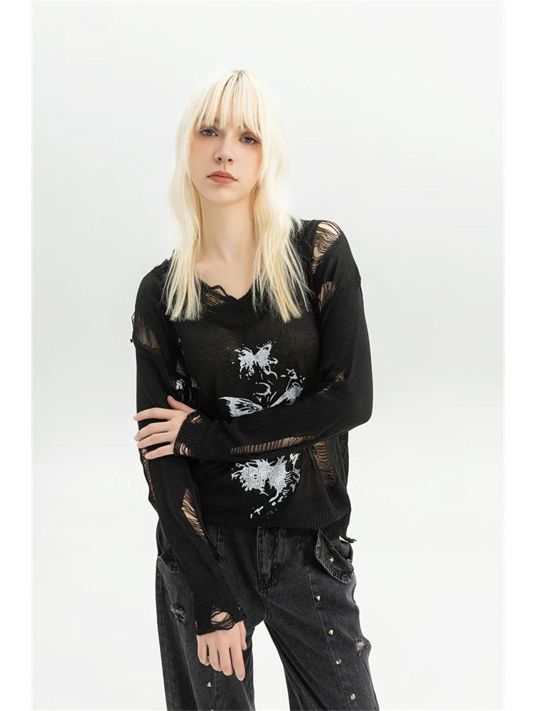 Women's Black Gothic Graffiti Print T-shirt Harajuku Korean Y2k 90s Vintage Long Sleeve Emo Torn T-shirts Clothes 2000s Summer