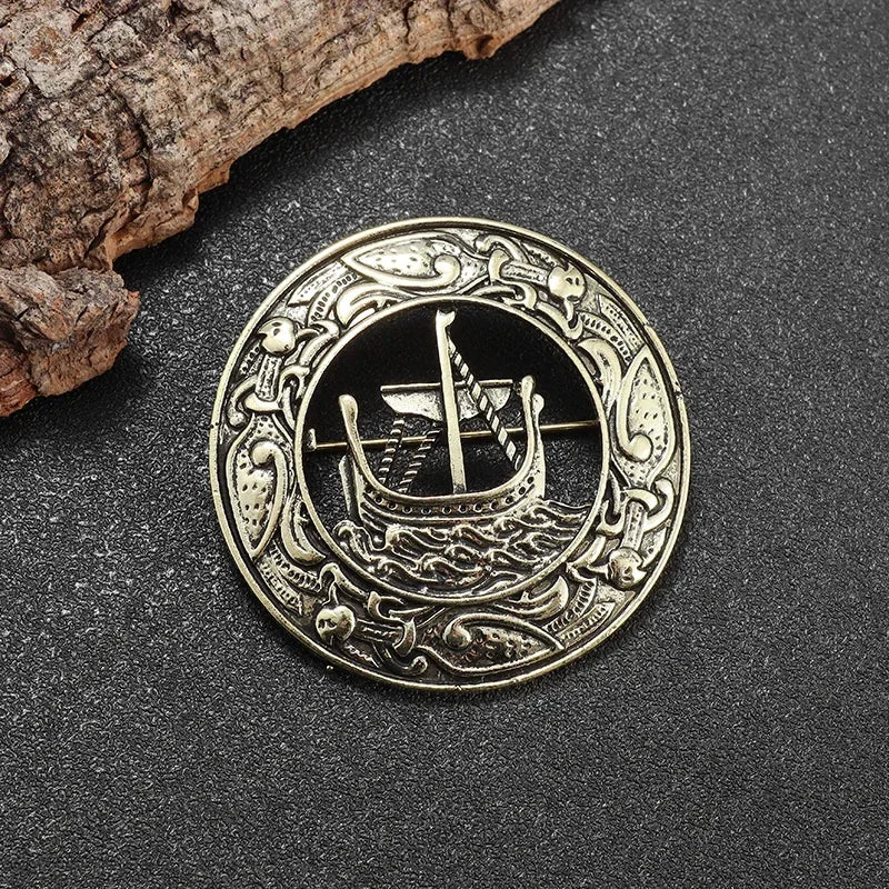 Vintage Gothic Death Skull Moth Brooch for Men Clothing Pin Fashion Hip Hop Rock Accessory Gift