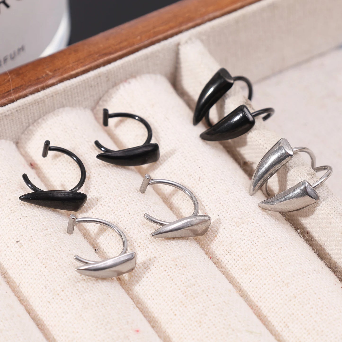 1pair Stainless Steel Personalised Sharp Teeth Fake Piercing Lip Ring Punk Exaggerated Jewelry for Women Gothic Body Jewelry