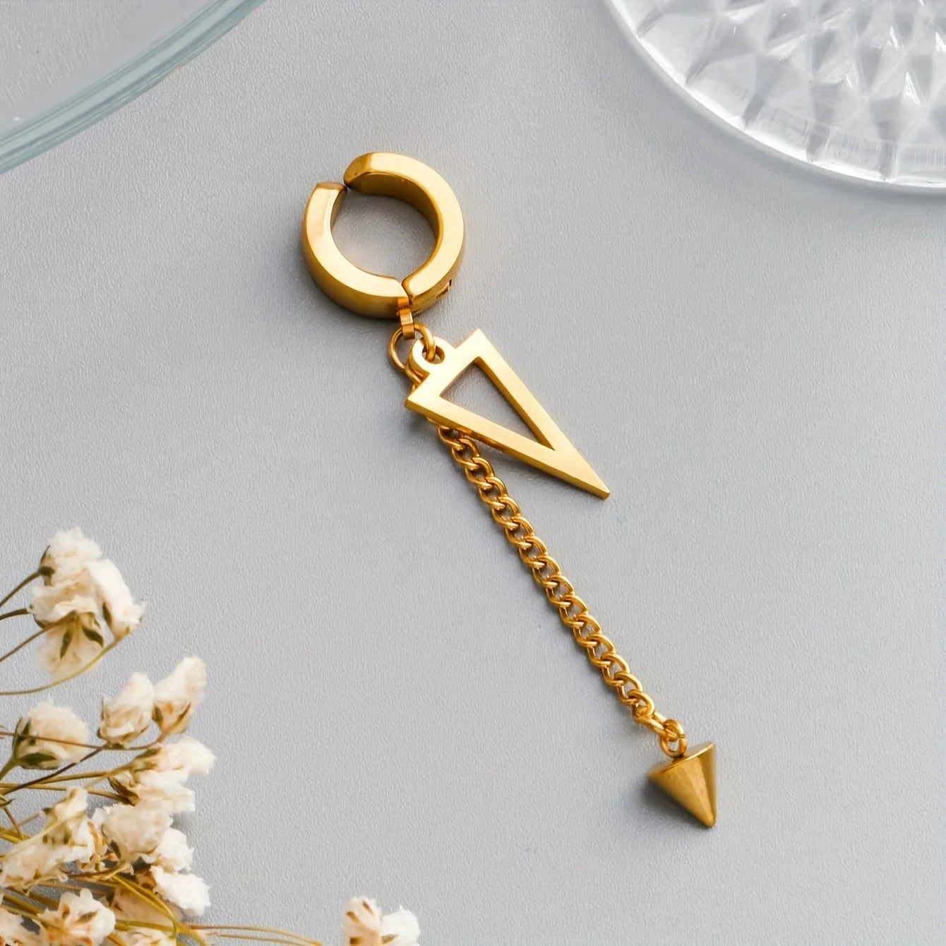 1pc Stylish Punk Unique Design Stainless Steel Geometric Triangle Chain Cone Ear Clips Non-Piercing Earrings for Men Women