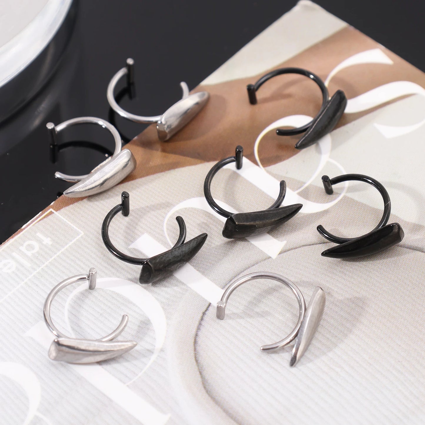 1pair Stainless Steel Personalised Sharp Teeth Fake Piercing Lip Ring Punk Exaggerated Jewelry for Women Gothic Body Jewelry
