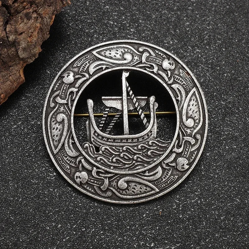 Vintage Gothic Death Skull Moth Brooch for Men Clothing Pin Fashion Hip Hop Rock Accessory Gift
